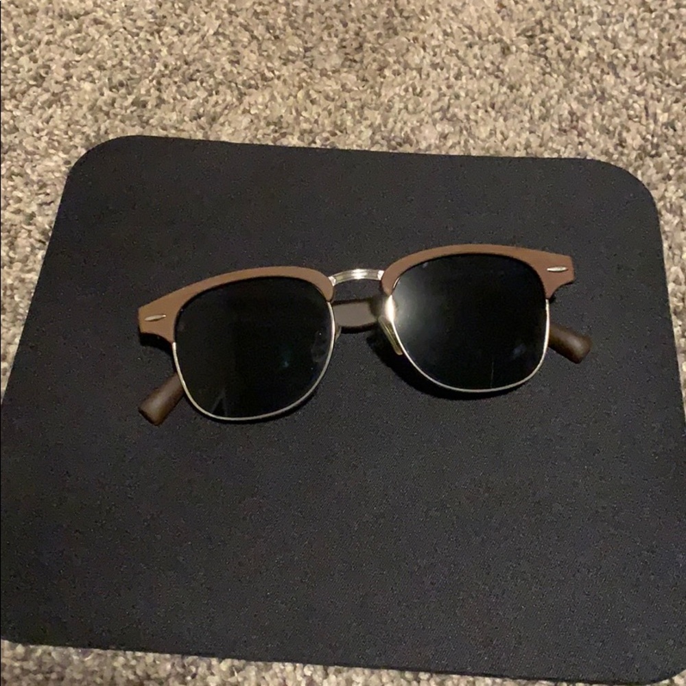 American Eagle Sunglasses - Picture 2 of 2